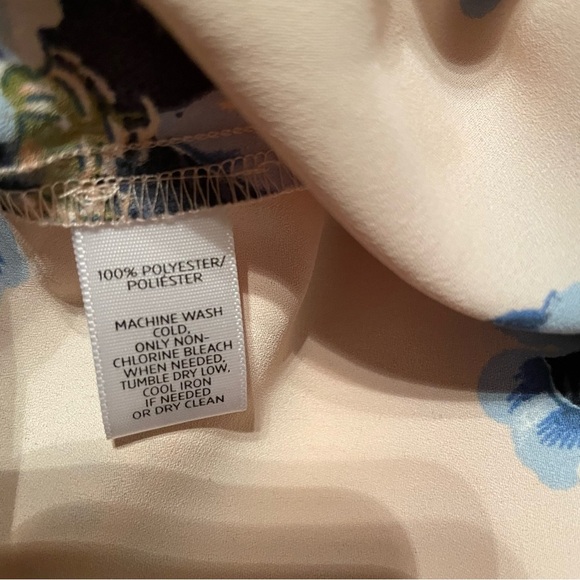 Loft Women’s Floral Blouse Roll Tab Sleeves Size L Peachy Pink Vneck - Picture 8 of 8